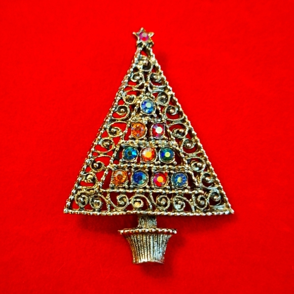 unknown source Jewelry - Christmas tree brooch vintage 1970s 10 colorful AB rhinestones